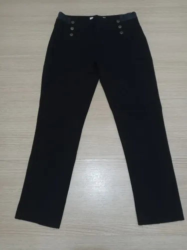 Calça estilo montaria , tecido confortável