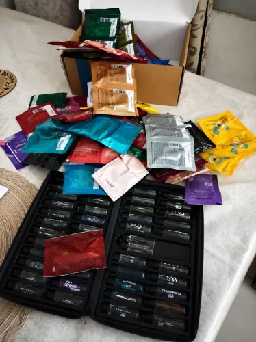 CAIXA COM MAIS DE 200 AMOSTRAS