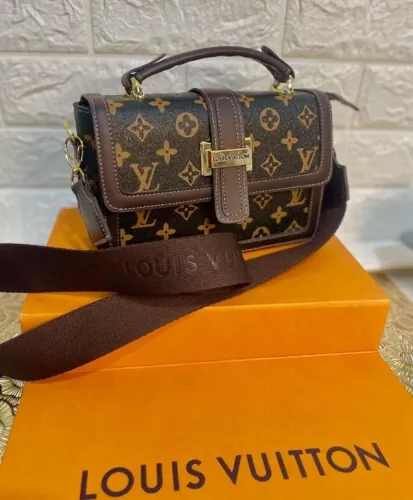 Bolsa de Ombro Louis Vuitton Monograma Marrom / Preto Premium