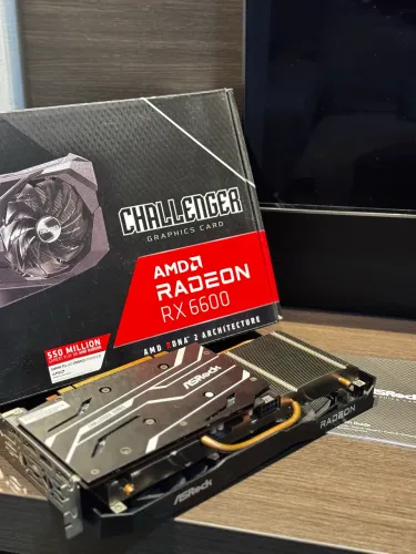 Placa de vídeo impecável, Rx 6600 roda tudo, parcelo cartão