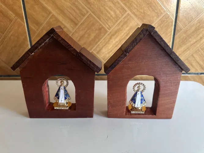 ORATÓRIO ARTESANAL EM MADEIRA