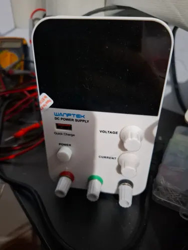 Fonte de bancada Wanptek