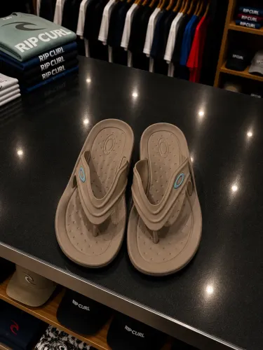 Chinelo oakley