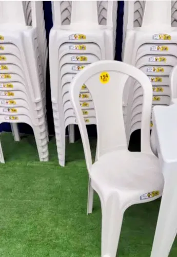 Vendo cadeiras empilháveis