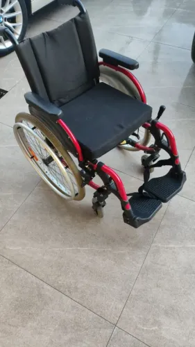 Cadeira de roda infanto Juvenil