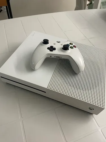 Xbox One S