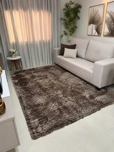Tapete marrom pelos altos 3×4 metros