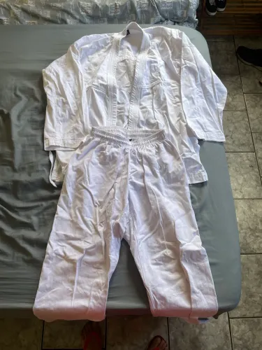 VENDO KIMONO KARATÊ ADULTO