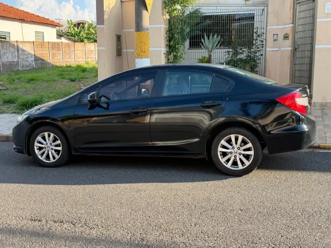 Honda Civic Sedan LXS 1.8/1.8 Flex 16V Aut. 4P 2014