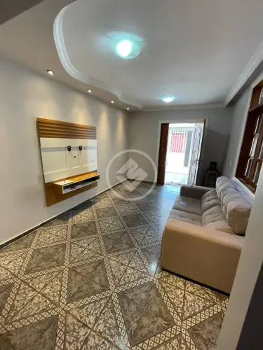 Sobrado com 4 quartos (2 suites), piscina e área gourmert R$590.000,00 Bairro Coophamil co