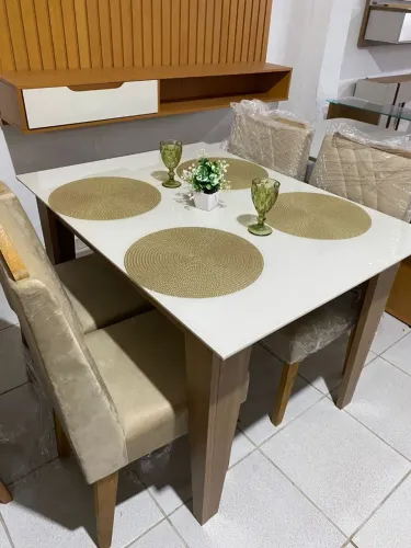 Mesa de jantar 4 cadeiras a pronta entrega
