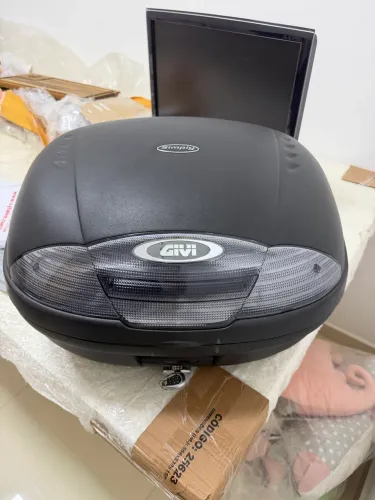 Baú de moto Givi