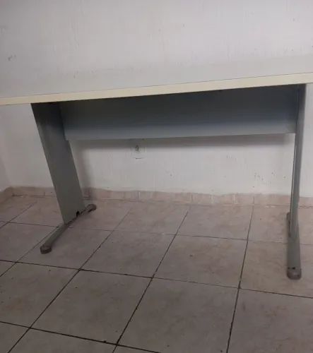 Mesa de escritório para computador 