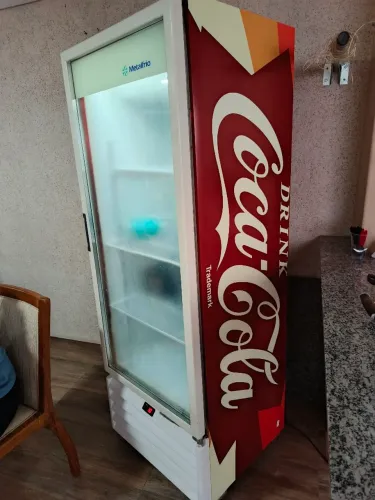 Cervejeira Expositora Metalfrio 127v 350 litros 