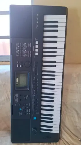 Teclado arranjador Yamaha PSR E 473semi novo