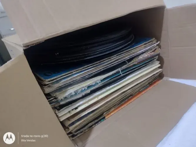Lote com um pouco mais de 65 vinis, novelas e Mpb, misto