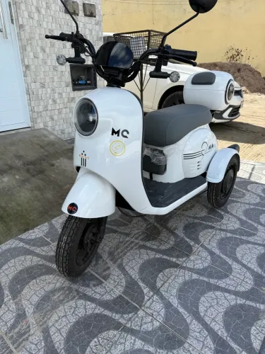 Triciclo MIA TRI 800w POUCO USO