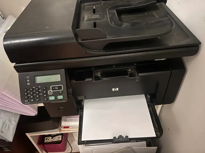 Impressora multifuncional monocromática HP LaserJet Pro M1212NF - 