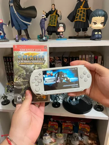 Psp street na cor branca semi-novo