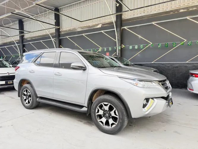 Toyota Hilux SW4 SRV 4X2 2.7 Flex 16V Aut. 2019