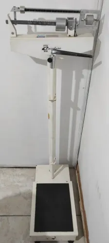 Balança de plataforma antiga