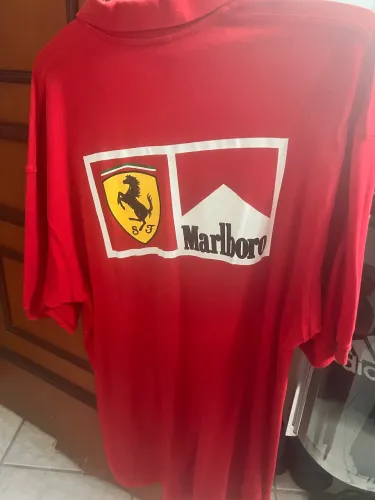 Camisa polo Ferrari produto licenciado Ferrari época Schumacher e Barrichello