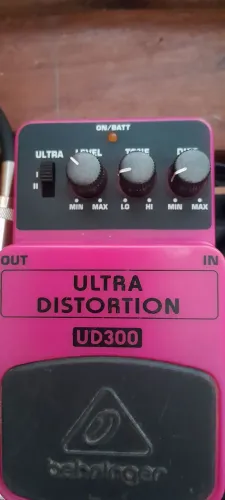 Pedal behringer ultra distortion