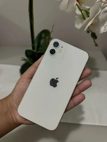 iPhone 11 branco 64gb