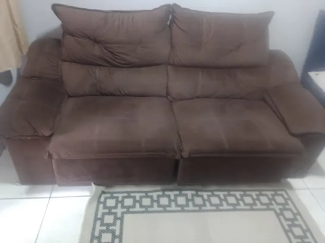 Vende-se Sofá marrom retrátil semi-novo