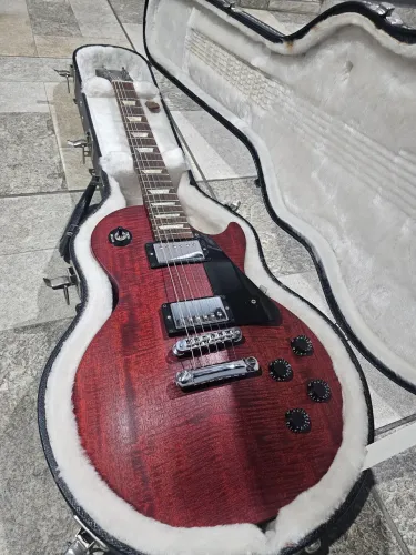 Gibson Studio Worn Cherry USA 08