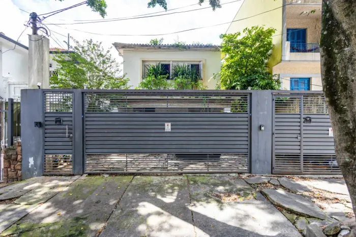 Casa comercial na Rua Caraíbas, 1234 450 m²