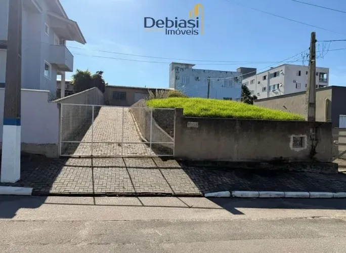 LOCAÇÃO - Galpão Comercial no bairro Humaitá - Tubarão/SC