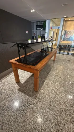 Pista Quente e Fria Merff 3m Completa + 120 Pratos + 120 Jogos de Talheres - 220V
