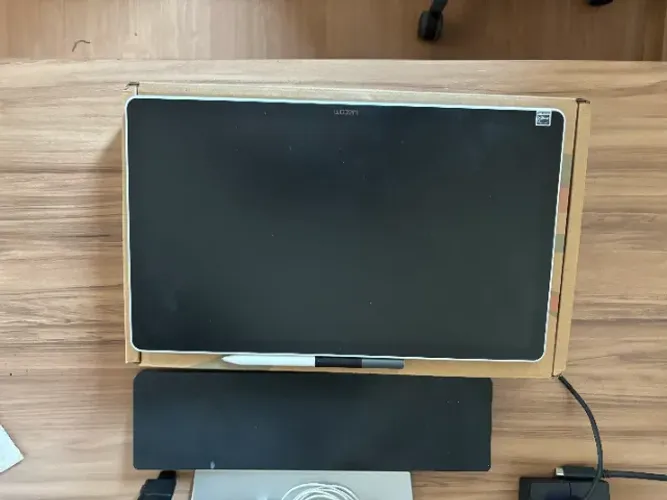 Mesa Digitalizadora com tela Wacom One, Tela Criativa 14", Caneta Inclusa, USB-C, Branco