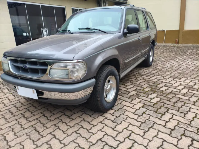 Ford Explorer XLT 4X4 4.0 V6 1998