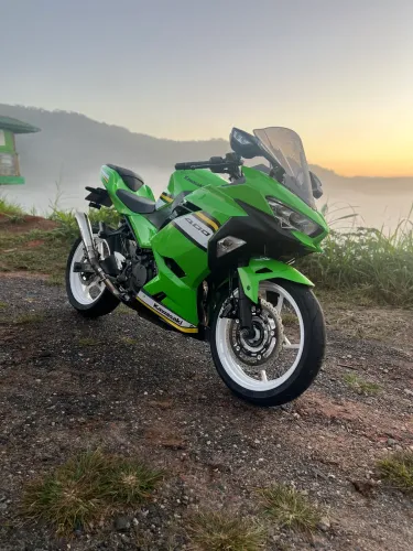 Ninja 400 Racing Team ÚNICA NESSA CONFIGURAÇÃO NO BRASIL