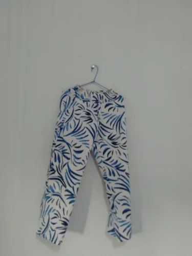 Calça malha estampa alegre