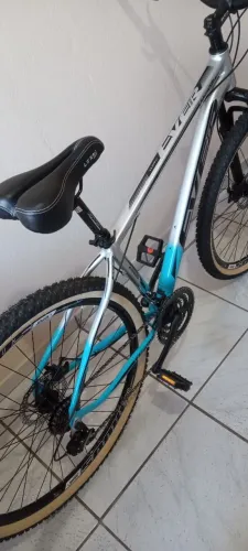 BICICLETA ARO 29 EM ALUMÍNIO 21 MARCHAS CÂMBIO SHIMANO