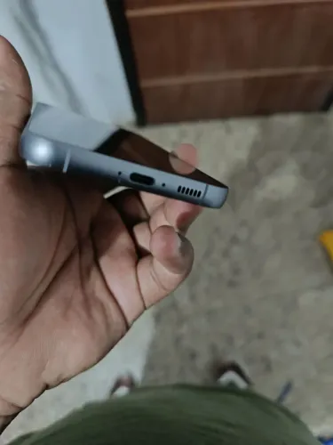 Estou vendendo um Samsung s23 fe de 128 giga e 8 gb de ram