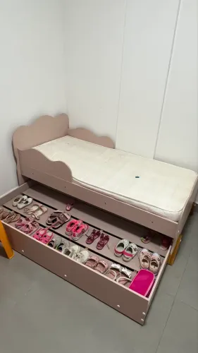 Cama com sapateira e colchão