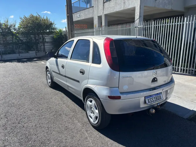 Chevrolet Corsa Hatchback 1.8 MPFI Flexpower 8V 5P 2004