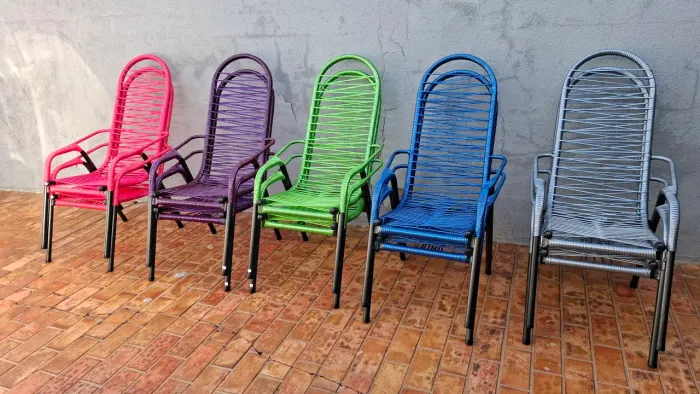 Cadeiras de fio simples,material bem reforçado suporta 160kg