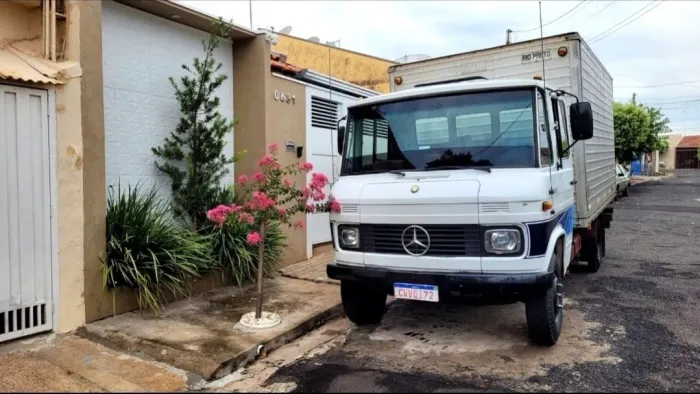 Caminhão 608 D
