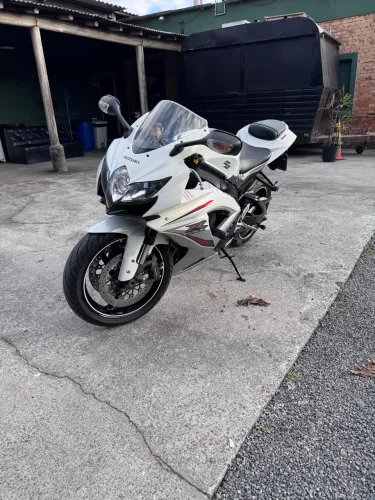 SRAD 750 BRANCO PÉROLA IMPECÁVEL