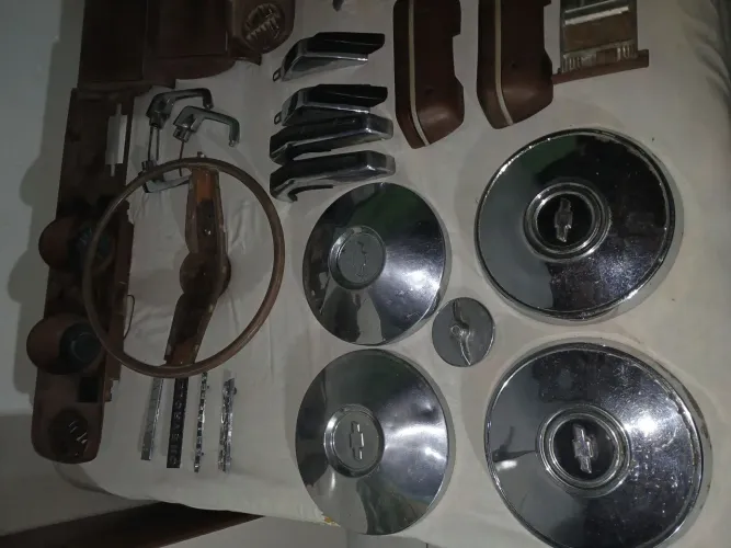 Peças de Opala e Caravan dos anos 70
