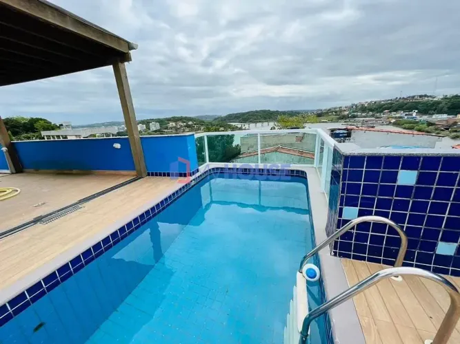 Linda casa, espaçosa, 4 suítes, no coração de Ilhéus, com vista mar e vista para as duas p