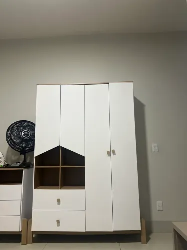 Vende guarda roupa e cômoda de nenê unissex