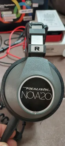 Fone de ouvido Realistic Nova20