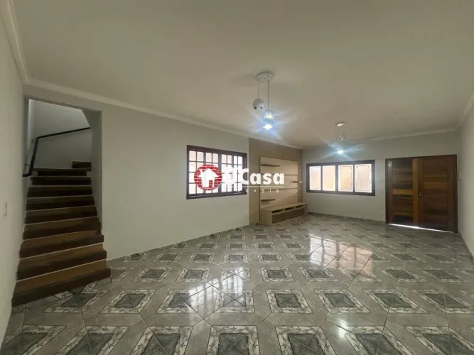 Casa com 3 dormitórios para alugar, 150 m² por R$ 3.500/mês - Residencial São Charbel - Ta