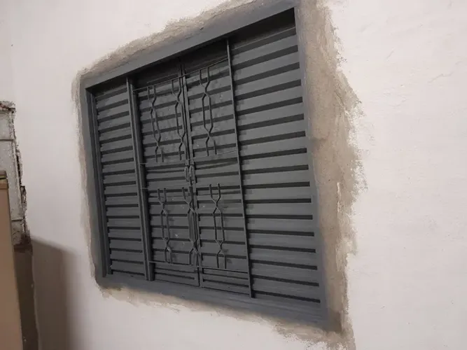 Serviço de pintura na pistola.
